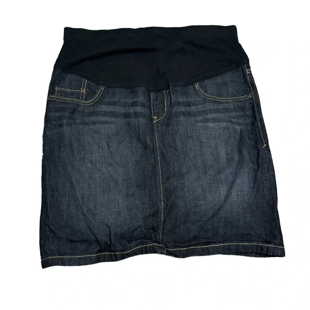 Old navy maternity skirt size‎ is 4